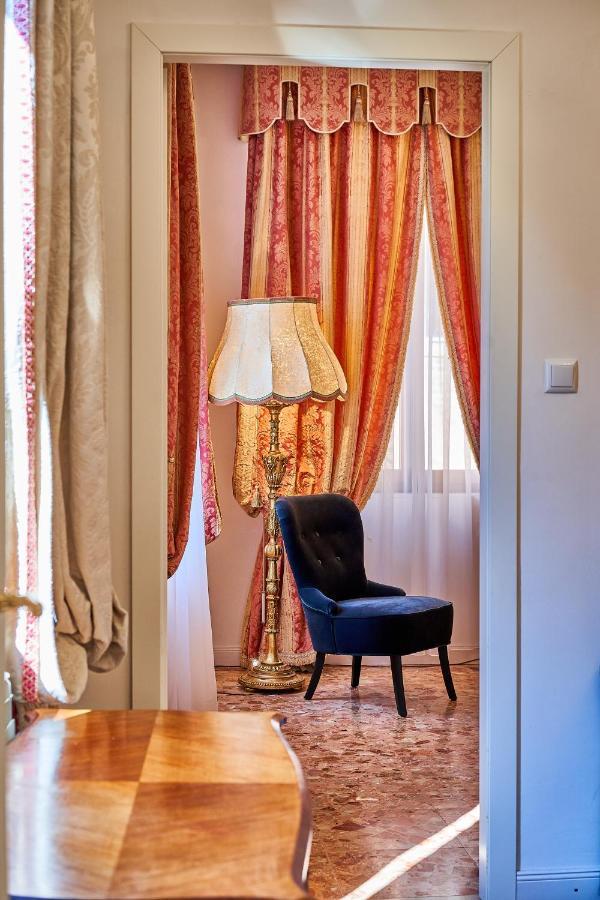 Venezianischer Palazzo Mit Kostenlosen Wlan Naehe Markusplatz Bagian luar foto